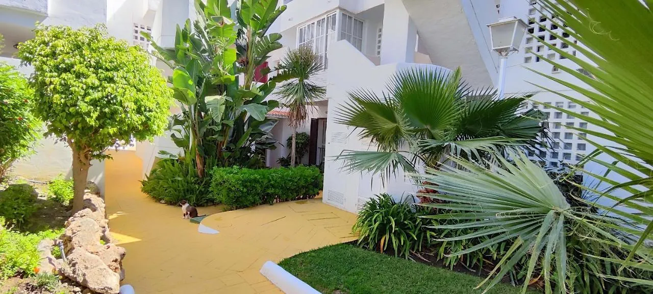 Unique & Fashionable 3 Bedroom Holiday Home - Views Estepona Apartment